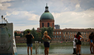 Francia tájak kampányolnak a turizmusuk beindításáért